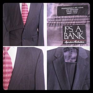 Jos A. Bank 2 pc Men’s suit signature collection